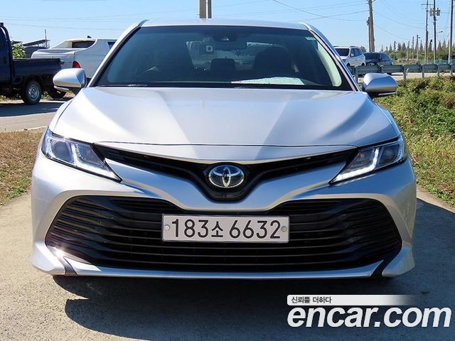 Toyota Camry 2.5 LE Hybrid — пробег 30 432 км — фото 2 из 5