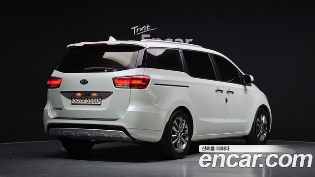 Kia Carnival из Кореи Encar