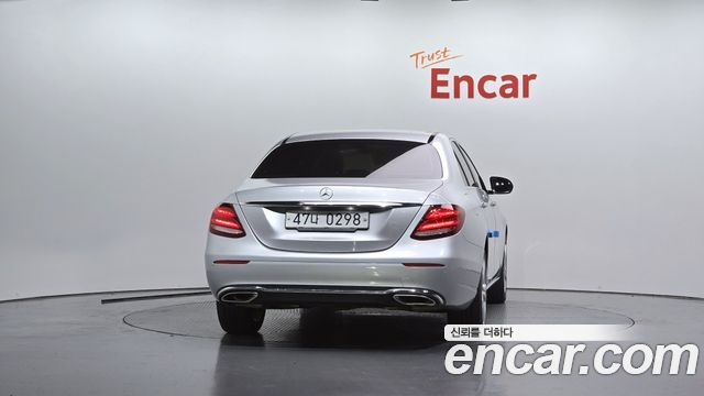 Mercedes-Benz E-Class из Кореи Encar