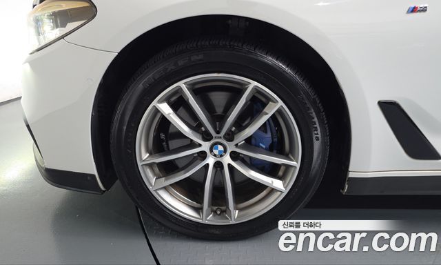 BMW 5-Series 530i xDrive M Sport Package Plus — пробег 90 911 км — фото 5 из 5
