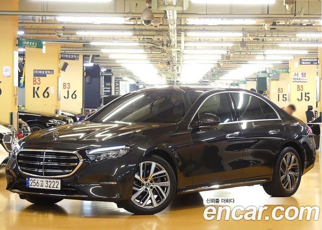 Mercedes-Benz E-Class E220d 4MATIC Exclusive — пробег 28 000 км — фото 1 из 5