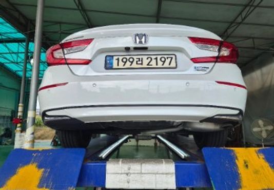 Honda Accord 2.0 Hybrid Touring — пробег 54 365 км — фото 2 из 2