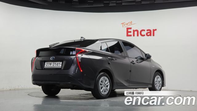 Toyota Prius из Кореи Encar
