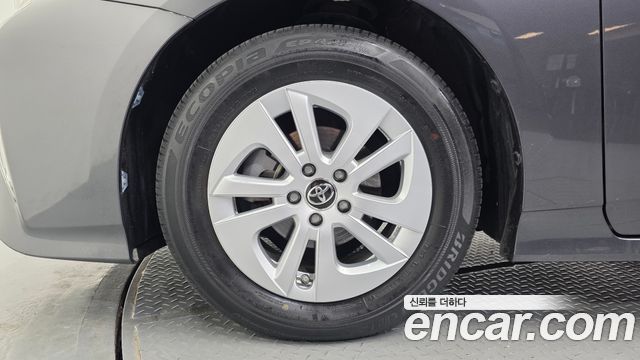 Toyota Prius из Кореи Encar