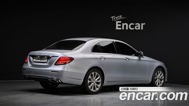 Mercedes-Benz E-Class из Кореи Encar