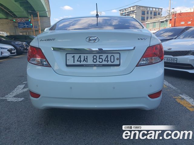 Hyundai Accent 1.4 VVT Premier — пробег 93 000 км — фото 2 из 5