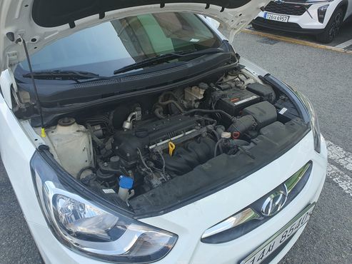 Hyundai Accent 1.4 VVT Premier — пробег 93 000 км — фото 3 из 5