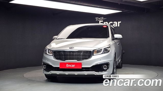 Kia Carnival 9-seater Luxury — пробег 240 617 км — фото 3 из 5