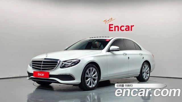 Mercedes-Benz E-Class E220d Exclusive — пробег 98 820 км — фото 1 из 5