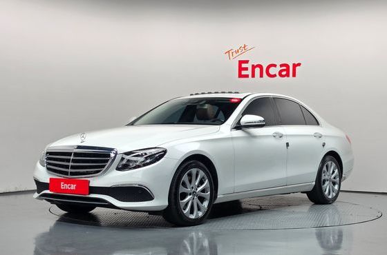 Mercedes-Benz E-Class E220d Exclusive — пробег 98 820 км — фото 1 из 5