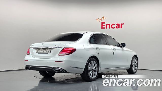 Mercedes-Benz E-Class E220d Exclusive — пробег 98 820 км — фото 2 из 5