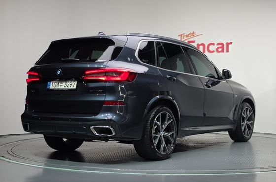 BMW X5 xDrive 40i M Sport — пробег 43 085 км — фото 2 из 5