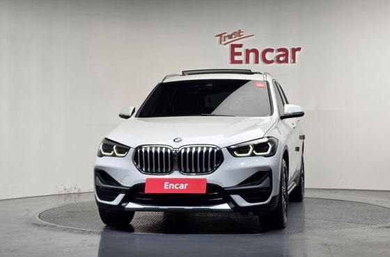 BMW X1 xDrive 20i xLine — пробег 58 840 км — фото 3 из 5