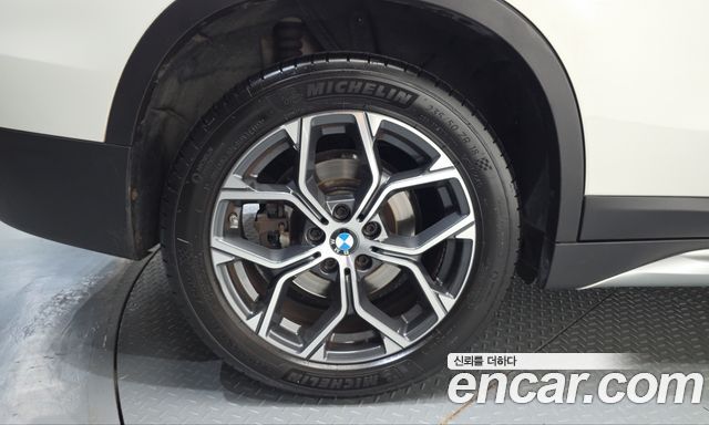 BMW X1 xDrive 20i xLine — пробег 58 840 км — фото 5 из 5
