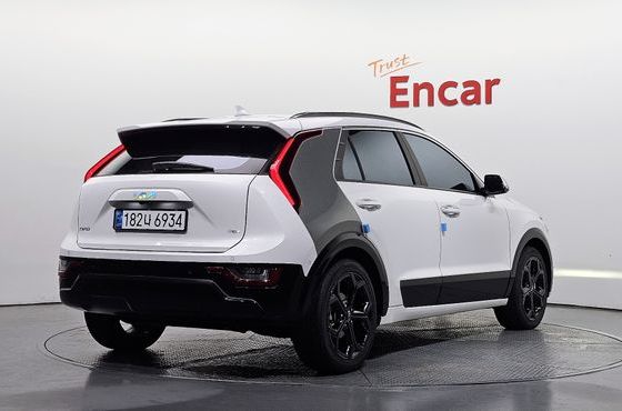 Kia Niro Signature — пробег 77 289 км — фото 2 из 5