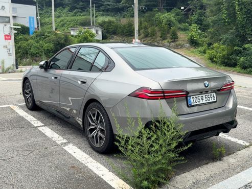 BMW 5-Series 520i M Sport — пробег 10 000 км — фото 4 из 5