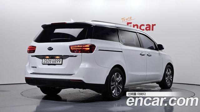 Kia Carnival 11-Seater Prestige — пробег 108 780 км — фото 2 из 5
