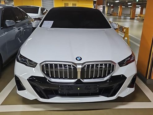 BMW 5-Series 520i M Sport — пробег 89 км — фото 1 из 5