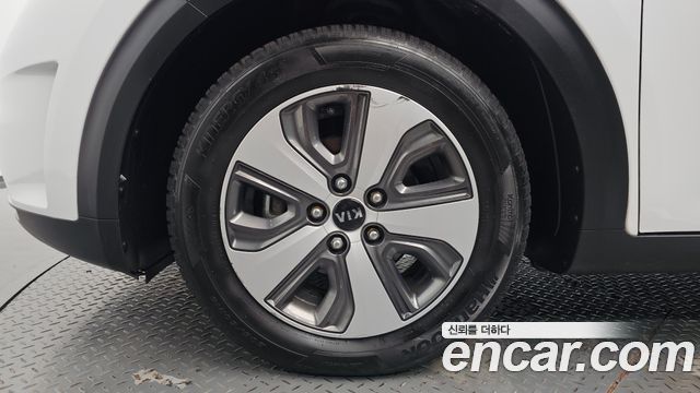 Kia Niro Prestige — пробег 82 133 км — фото 5 из 5