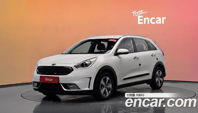 Kia Niro Prestige — пробег 82 133 км — фото 1 из 5