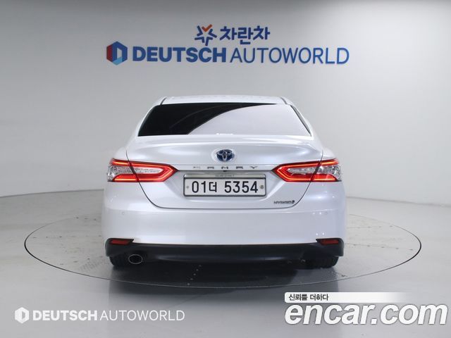 Toyota Camry 2.5 XLE Hybrid — пробег 88 297 км — фото 4 из 5