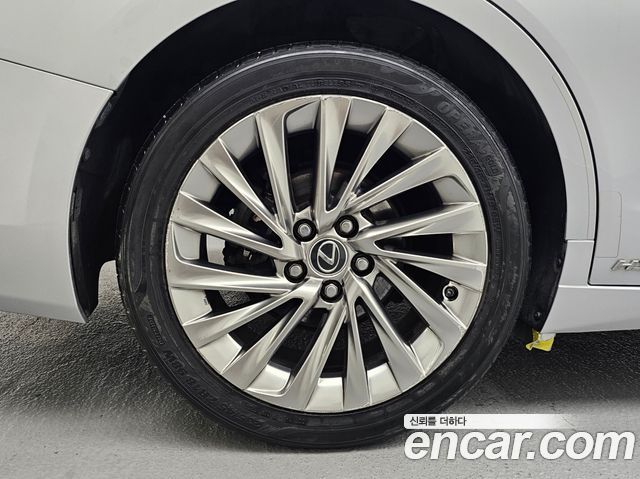 Lexus ES Luxury Plus — пробег 170 769 км — фото 5 из 5