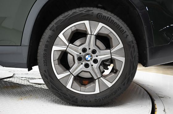 BMW X1 xDrive 20i xLine — пробег 14 165 км — фото 5 из 5