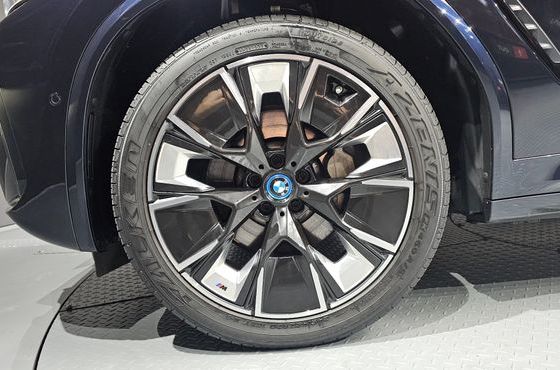 BMW iX3 M Sports — пробег 66 255 км — фото 5 из 5
