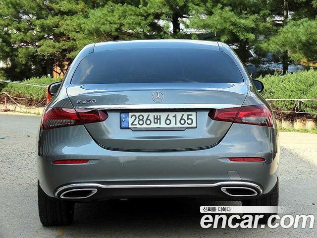 Mercedes-Benz E-Class E250 Exclusive — пробег 64 543 км — фото 4 из 5