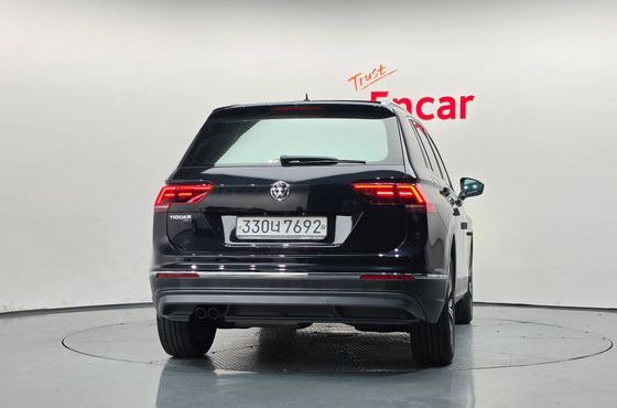 Volkswagen Tiguan 2.0 TDI Prestige — пробег 142 257 км — фото 4 из 5