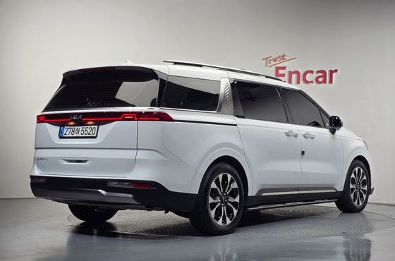 Kia Carnival Diesel 9-Seater Signature — пробег 60 741 км — фото 2 из 5
