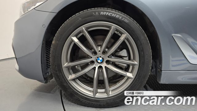 BMW 5-Series 520d xDrive M Sport Package — пробег 80 647 км — фото 5 из 5