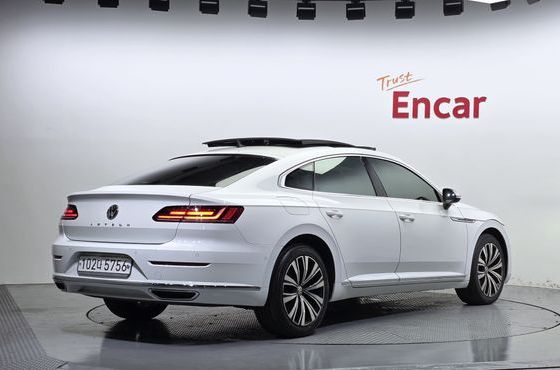Volkswagen Arteon 2.0 TDI Premium — пробег 134 972 км — фото 2 из 5