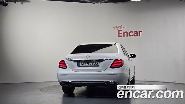 Mercedes-Benz E-Class E300 Avantgarde — пробег 94 939 км — фото 4 из 5