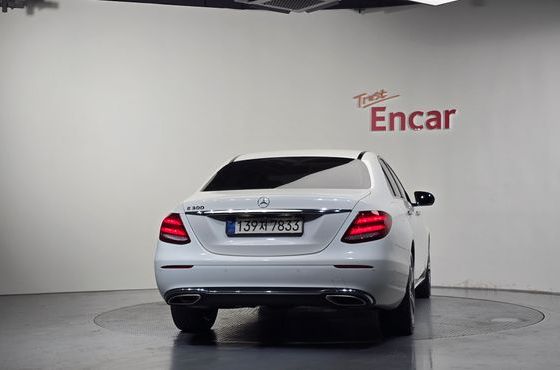 Mercedes-Benz E-Class E300 Avantgarde — пробег 94 939 км — фото 4 из 5