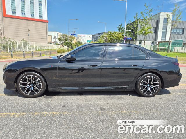 BMW i7 eDrive 50 M Sport — пробег 31 143 км — фото 5 из 5