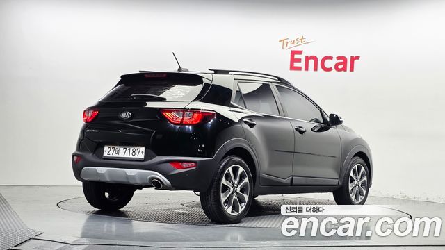 Kia Stonic из Кореи Encar