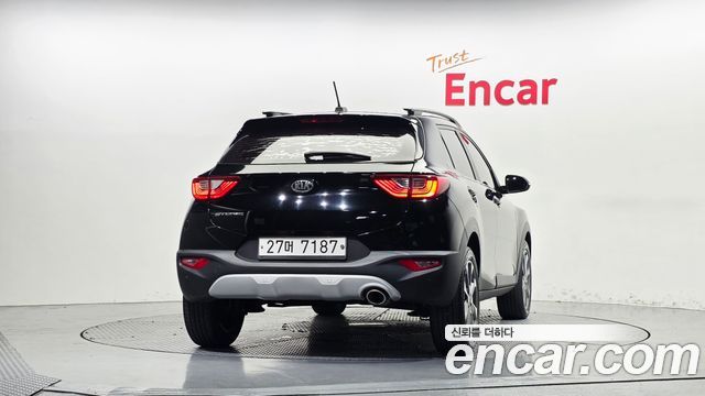 Kia Stonic из Кореи Encar