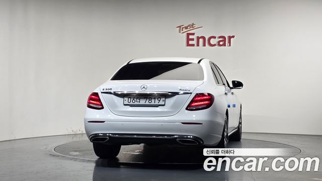 Mercedes-Benz E-Class E300 4MATIC Avnatgarde — пробег 46 863 км — фото 4 из 5