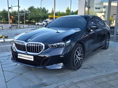 BMW 5-Series 520i M Sport — пробег 24 130 км — фото 1 из 5