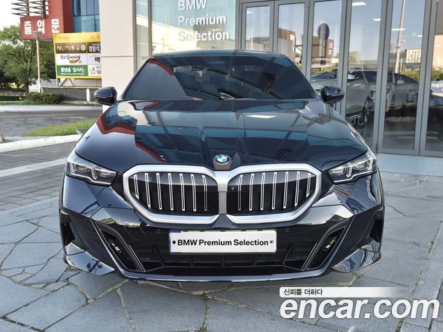 BMW 5-Series 520i M Sport — пробег 24 130 км — фото 2 из 5