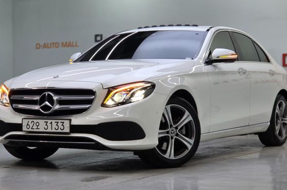 Mercedes-Benz E-Class E220d Avantgarde — пробег 62 455 км — фото 1 из 5