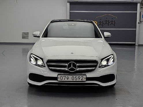 Mercedes-Benz E-Class E220d Avantgarde — пробег 139 760 км — фото 1 из 5