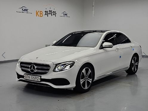 Mercedes-Benz E-Class E220d Avantgarde — пробег 139 760 км — фото 2 из 5