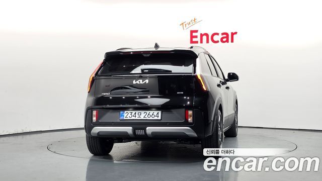 Kia Niro Prestige — пробег 1 422 км — фото 4 из 5
