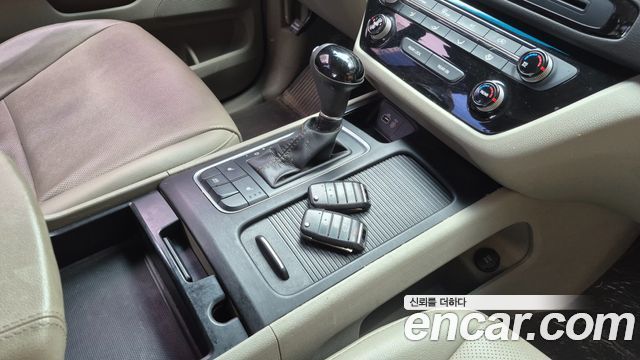Kia Carnival 11-seater Deluxe — пробег 160 476 км — фото 3 из 5
