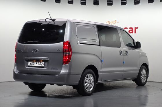Hyundai Starex Van 5-Seater Smart — пробег 93 301 км — фото 2 из 5