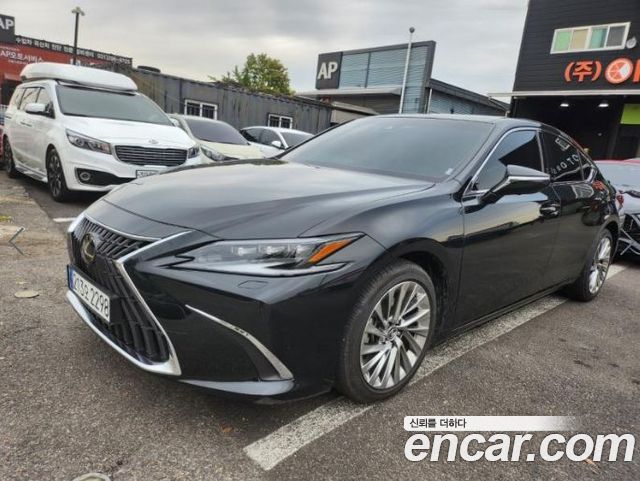 Lexus ES Executive — пробег 19 255 км — фото 1 из 5