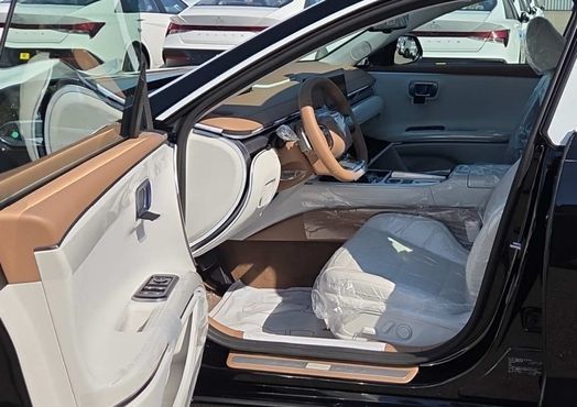 Hyundai Grandeur 2.5 Gasoline 2WD Premium — пробег 1 км — фото 4 из 5