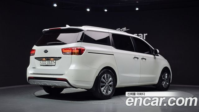 Kia Carnival 9-seater Luxury — пробег 164 754 км — фото 2 из 5